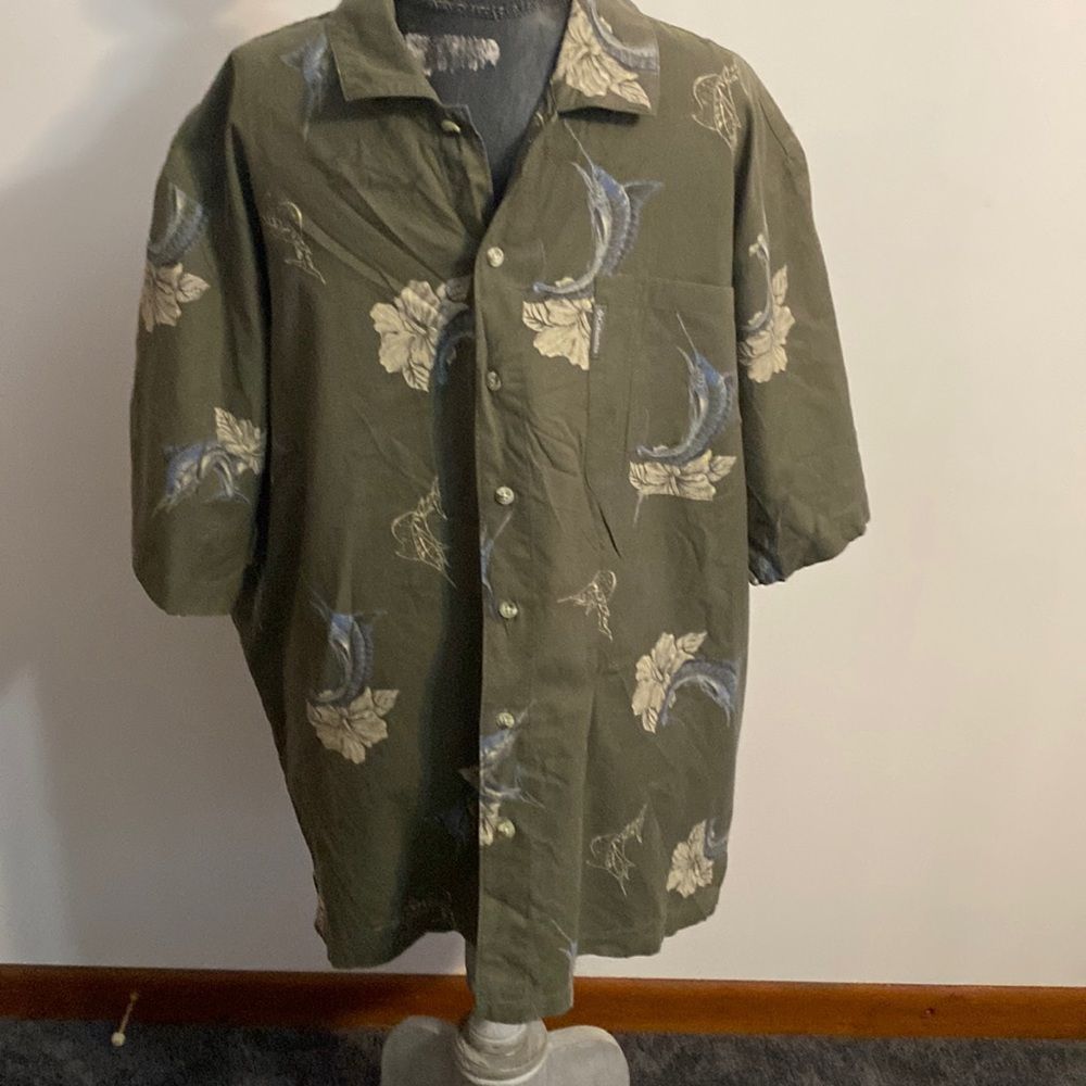 Columbia Green Fish print button-down shirt, size XXL